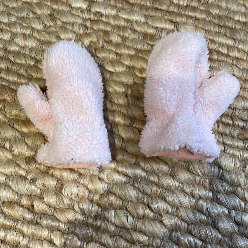 CARTERS UEC Toddler Girl 2t-4t pink mitten and hat Sherpa set fuzzy bear ears - Picture 10 of 10